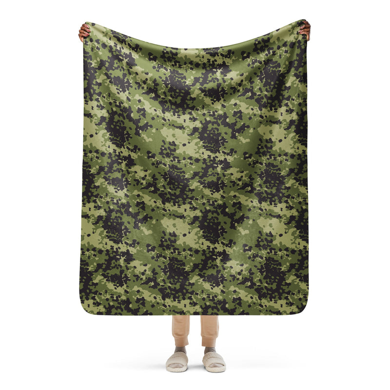 Flecktarn Woodland Scandinavian CAMO Sherpa Blanket - 50″×60″