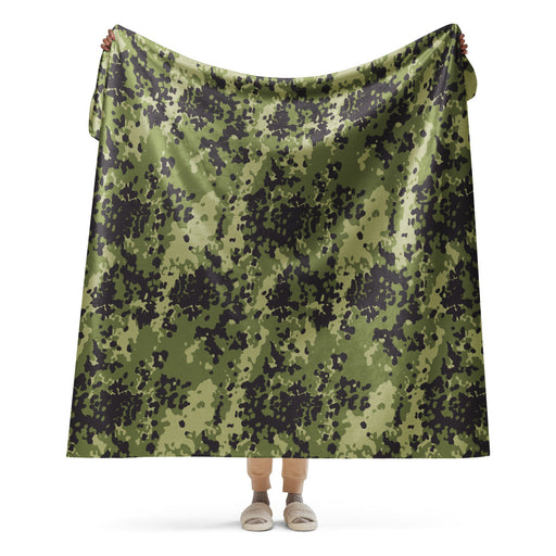 Flecktarn Woodland Scandinavian CAMO Sherpa Blanket - 60″×80″