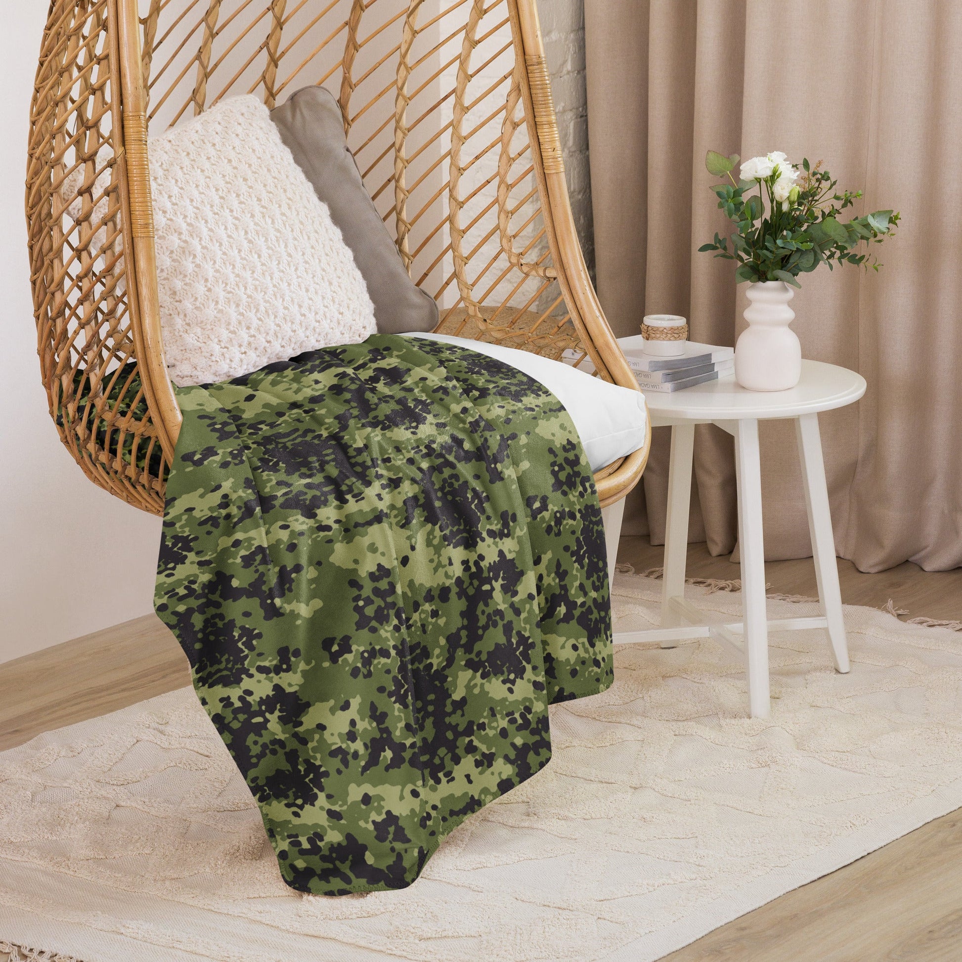 Danish Flecktarn Woodland CAMO Sherpa blanket - Blankets