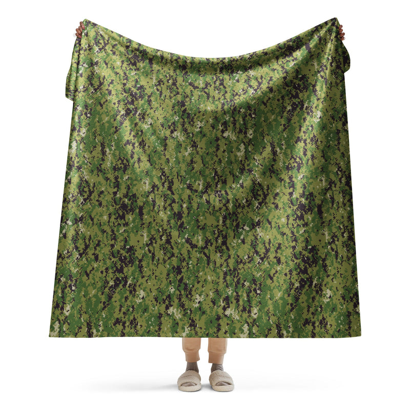 Digital Vertical Tropical Canopy CAMO Sherpa Blanket - 60″×80″