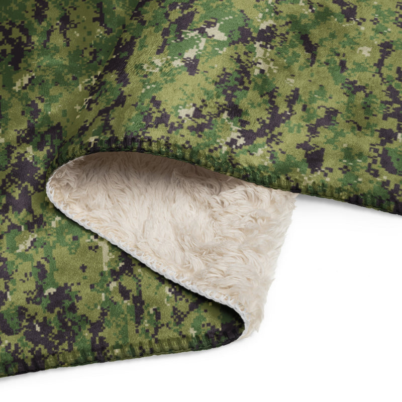 Digital Vertical Tropical Canopy CAMO Sherpa Blanket