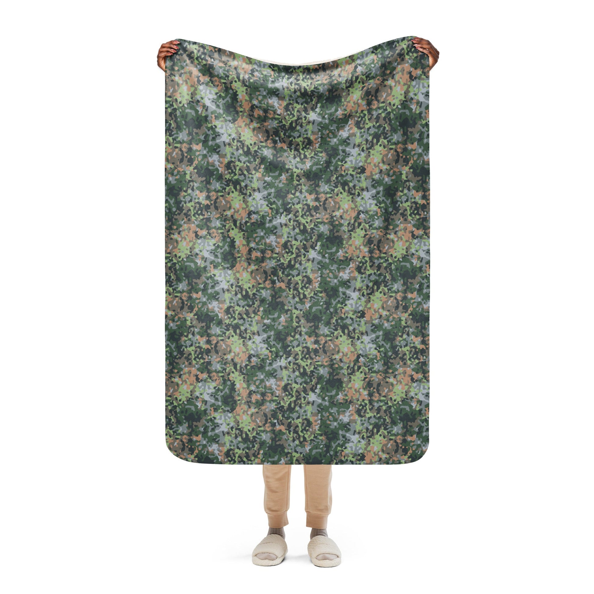 Dutch Fractal Green CAMO Sherpa Blanket - 37″×57″