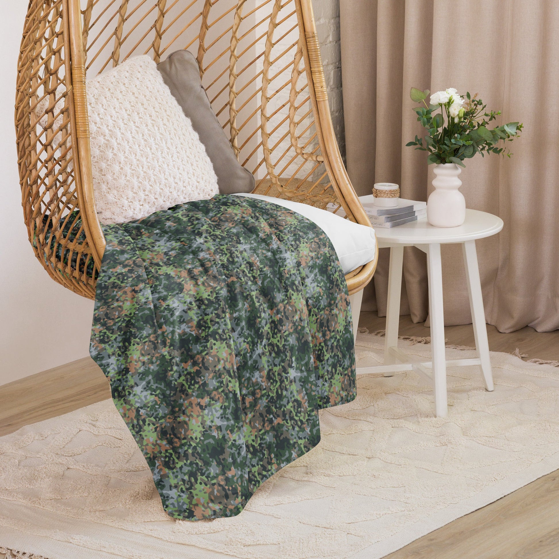 Dutch Fractal Green CAMO Sherpa Blanket