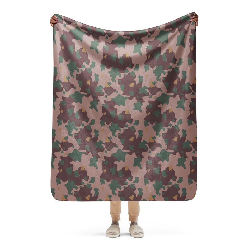 Brushstroke Dutch KST CAMO Sherpa Blanket - 50″×60″
