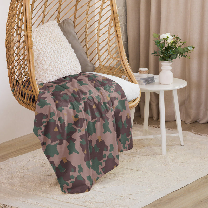 Brushstroke Dutch KST CAMO Sherpa Blanket
