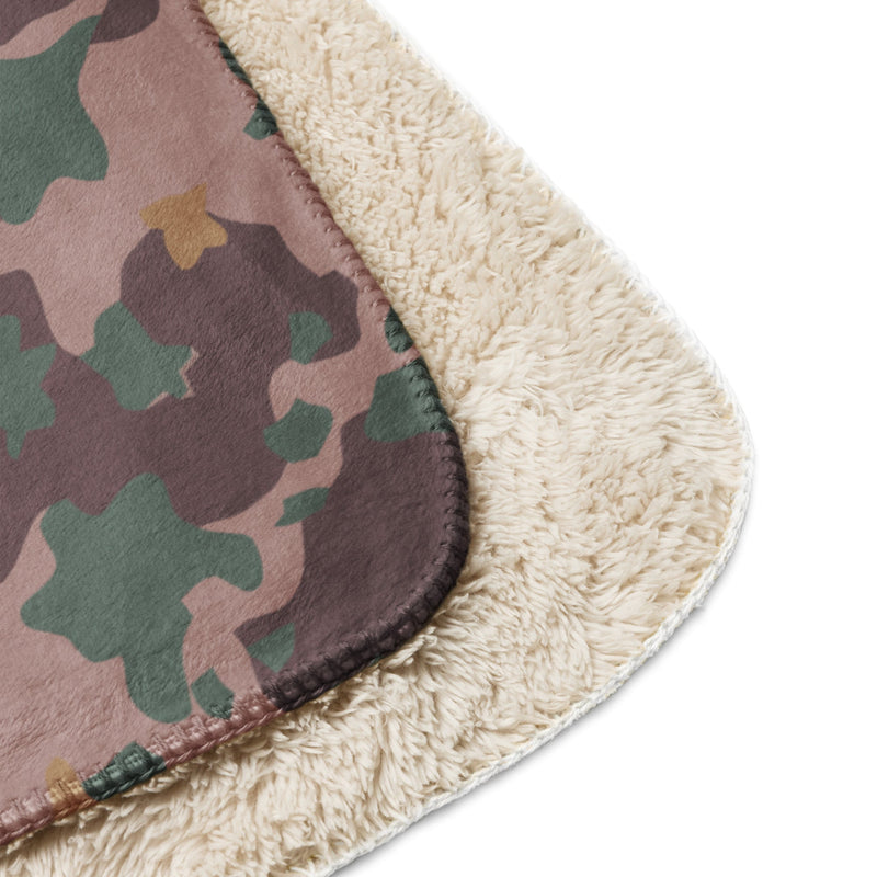 Brushstroke Dutch KST CAMO Sherpa Blanket