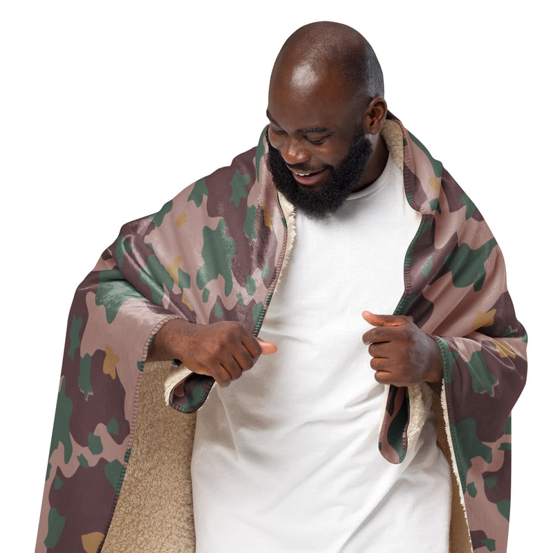 Brushstroke Dutch KST CAMO Sherpa Blanket