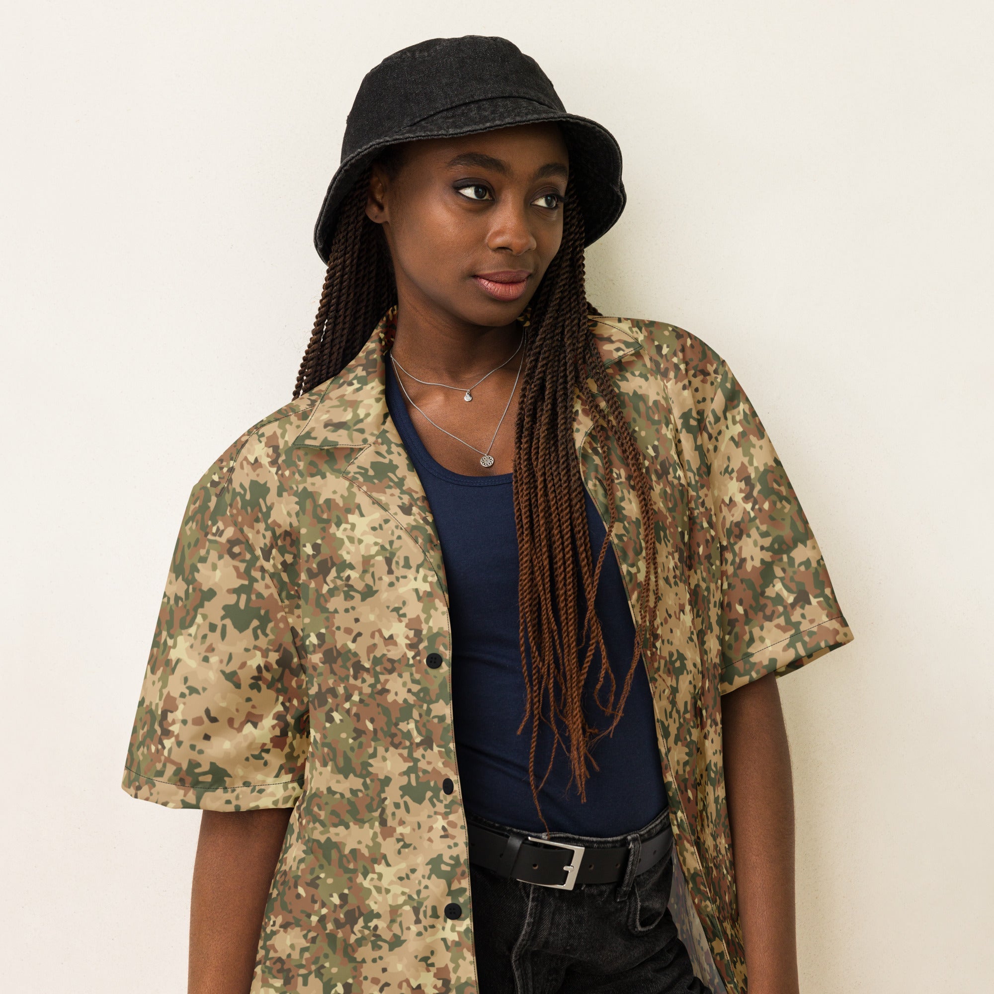 conte ＜blurhms for conte＞ プリント Tシャツ CAMO HQ - Dutch Fractal Tan CAMO Unisex Short-Sleeve Button Shirt