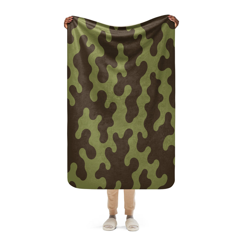 Eastern Bloc Amoeba Woodland Heritage CAMO Sherpa Blanket - 37″×57″
