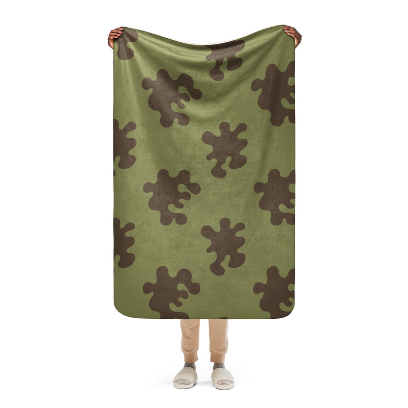 Eastern Bloc Classic Amoeba Spot Heritage CAMO Sherpa Blanket - 37″×57″