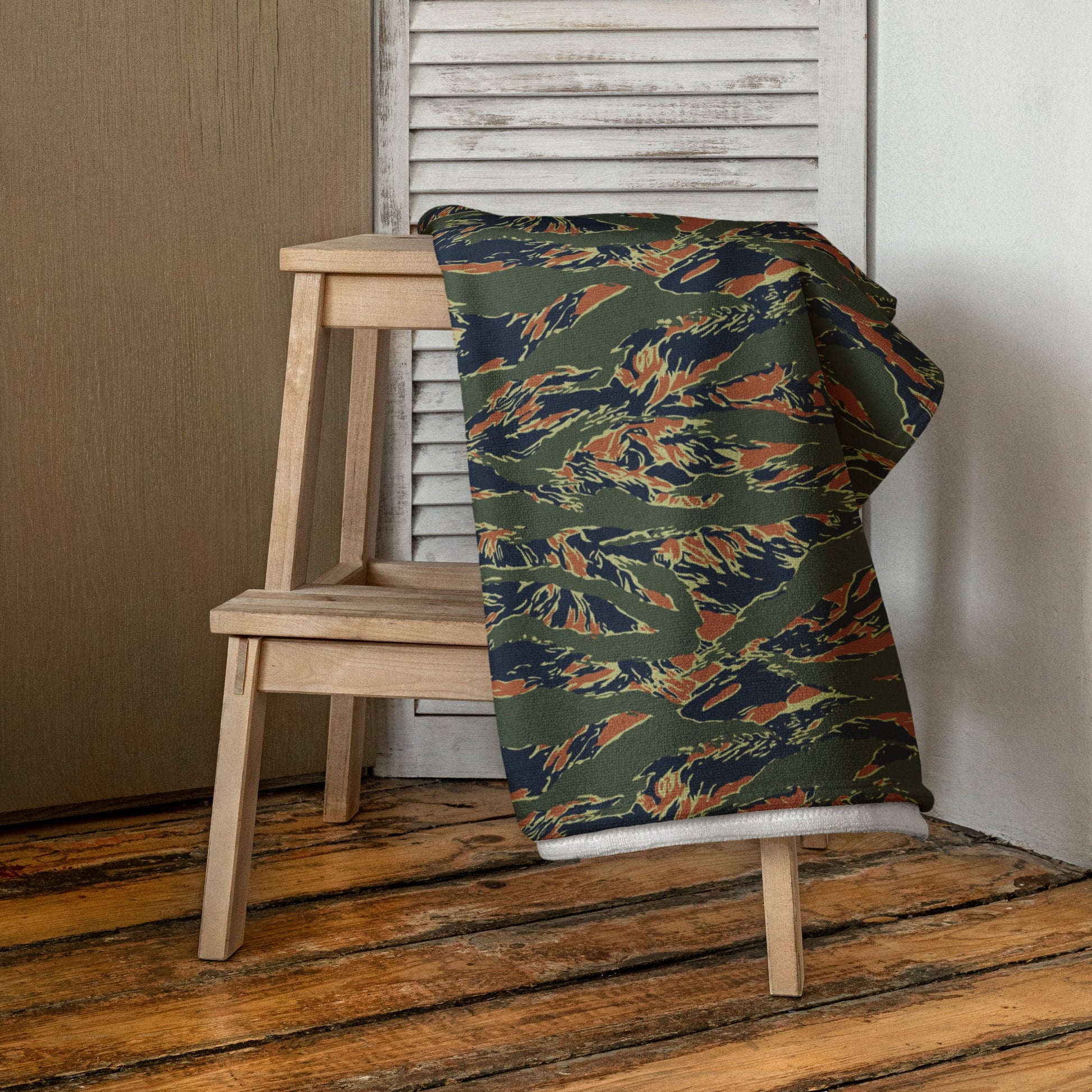 Equador Tiger Stripe Orange CAMO Towel