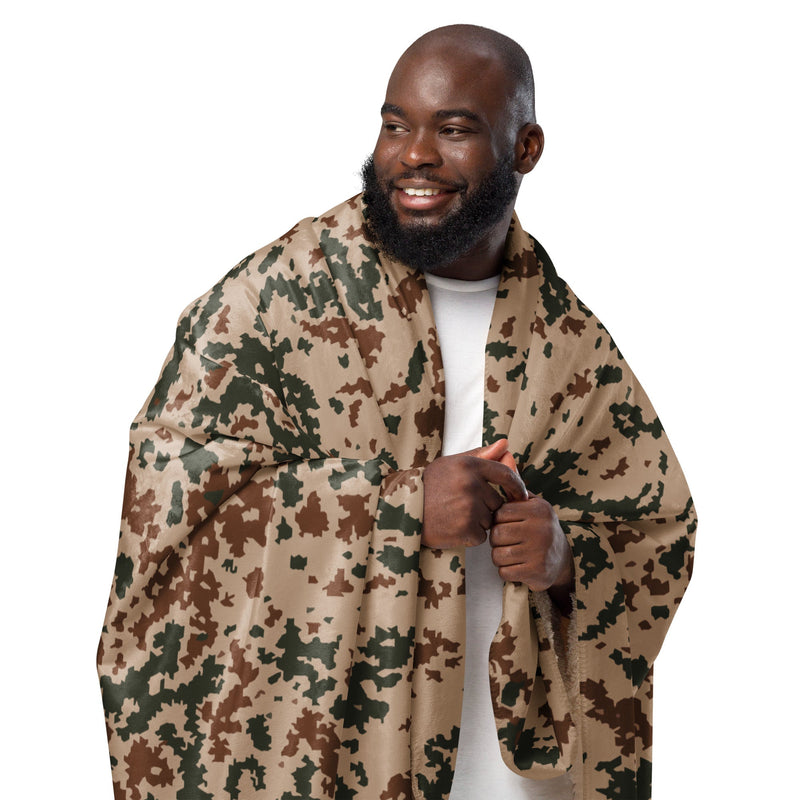 Hellepuku Desert CAMO Sherpa Blanket