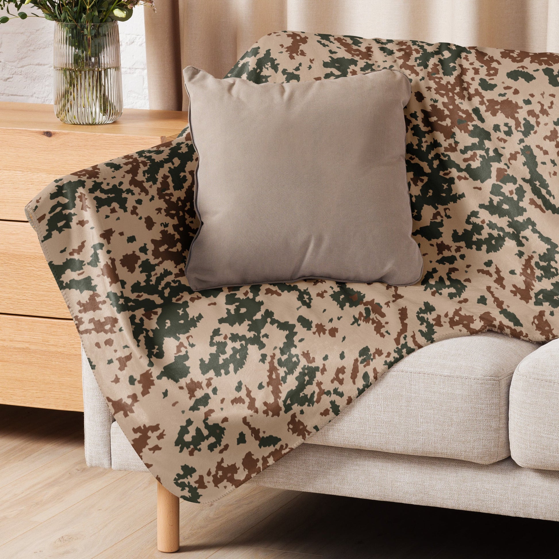 Finnish Hellepuku Desert CAMO Sherpa blanket - Blanket