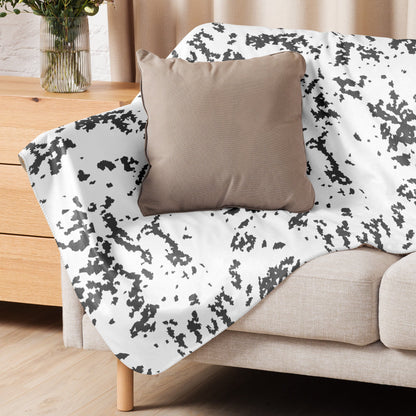 Finnish Lumikuvio Snow CAMO Sherpa blanket - Blankets