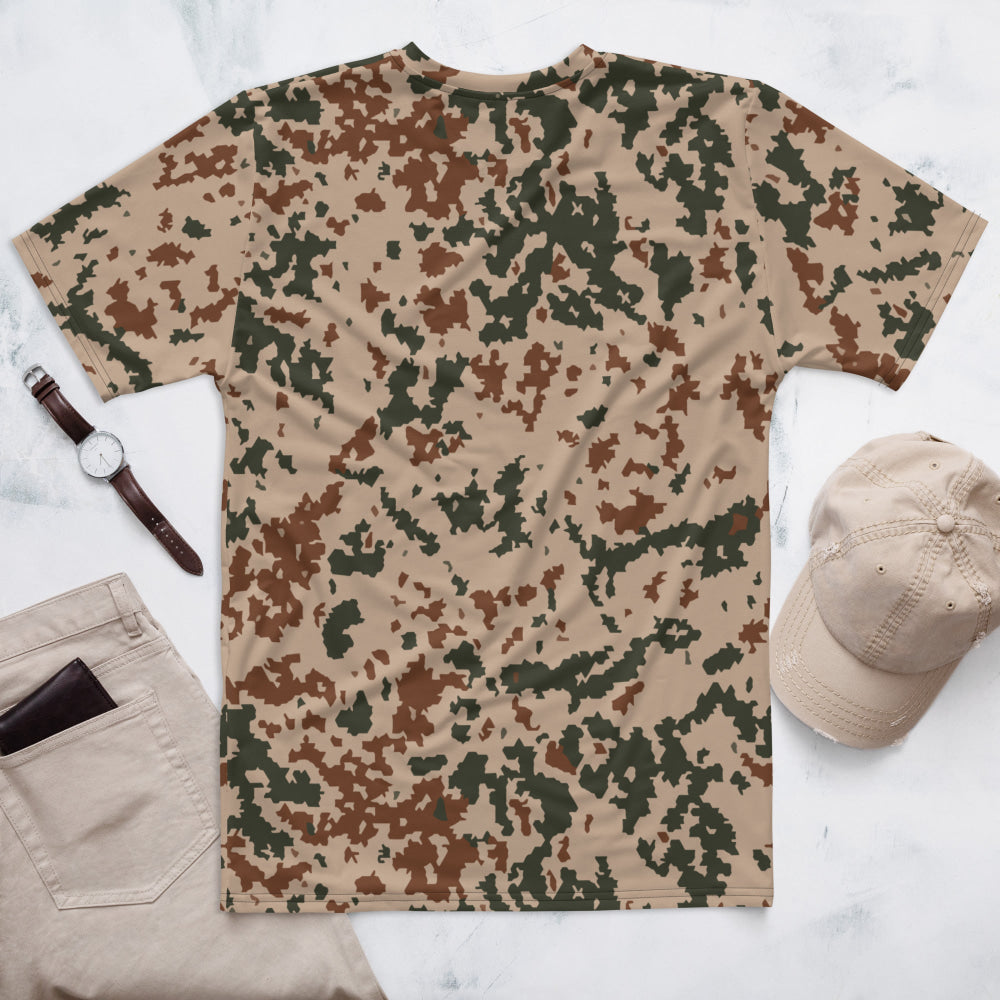 Finnish M04 Hellepuku Desert CAMO Men’s T-shirt - Mens T-Shirt