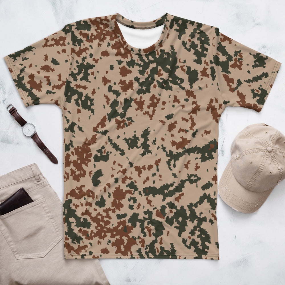 Finnish M04 Hellepuku Desert CAMO Men’s T-shirt - XS - Mens T-Shirt