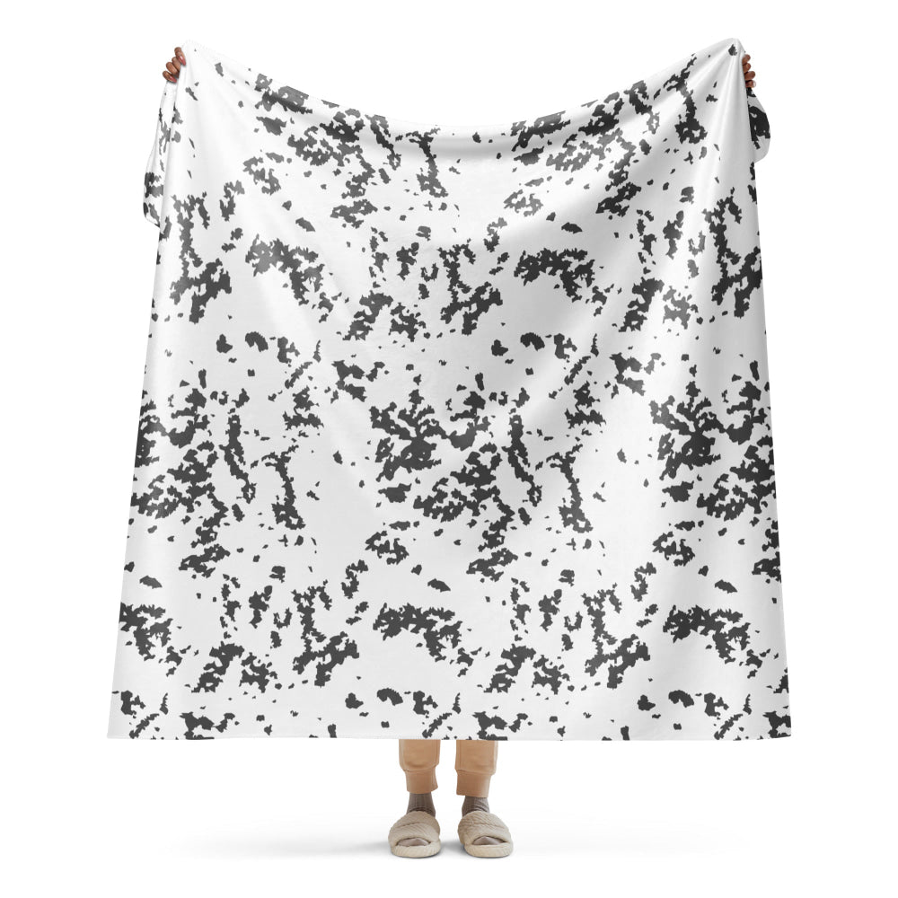 Finnish M05 Lumikuvio Snow CAMO Sherpa blanket - 60″×80″ - Blanket