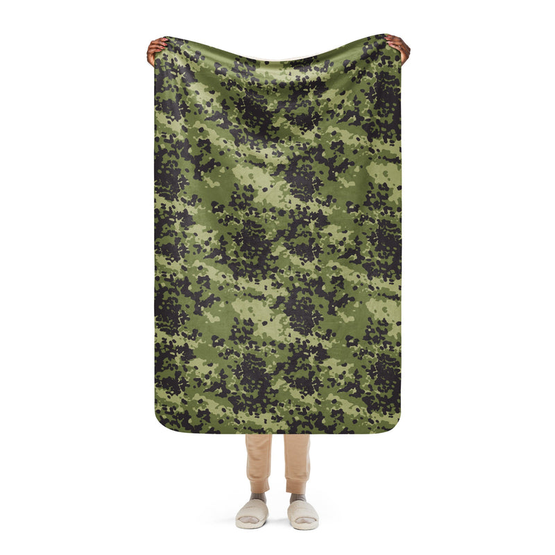 Flecktarn Scandinavian Woodland CAMO Sherpa Blanket - 37″×57″