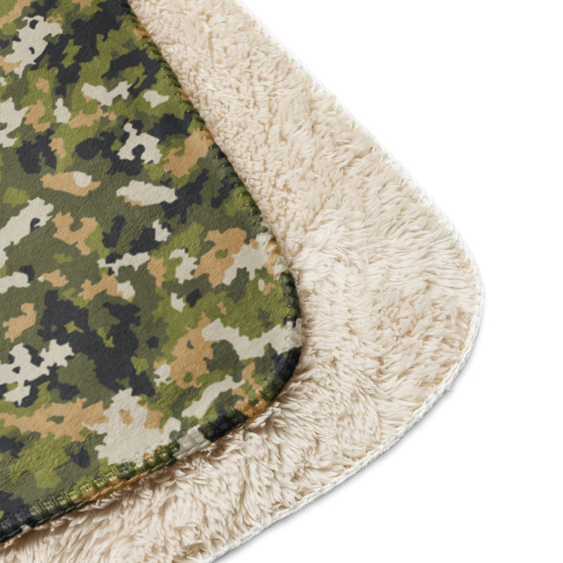 Fractal Lichenwood CAMO Sherpa Blanket