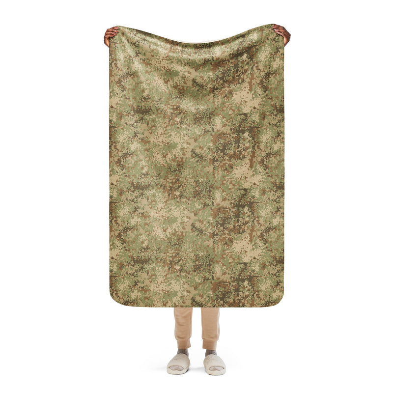 Fractal Mosaic Arid CAMO Sherpa Blanket - 37″×57″