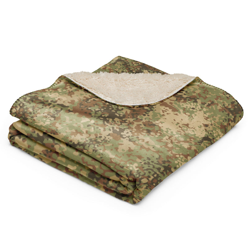 Fractal Mosaic Arid CAMO Sherpa Blanket