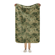 Fractal Mosaic Multi-Terrain CAMO Sherpa Blanket - 37″×57″