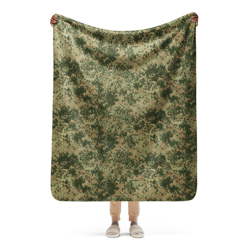 Fractal Mosaic Multi-Terrain CAMO Sherpa Blanket - 50″×60″