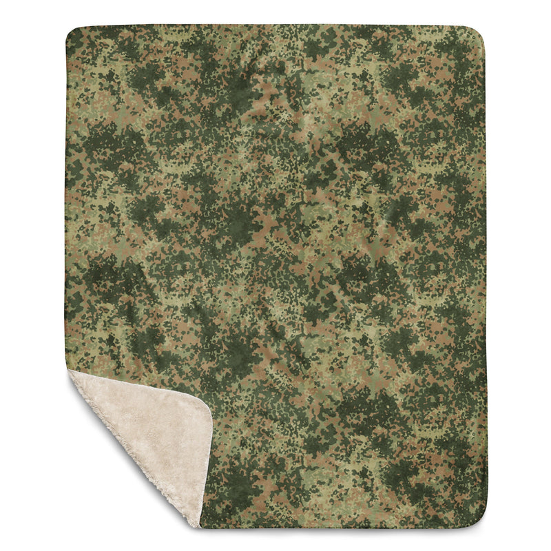 Fractal Mosaic Multi-Terrain CAMO Sherpa Blanket