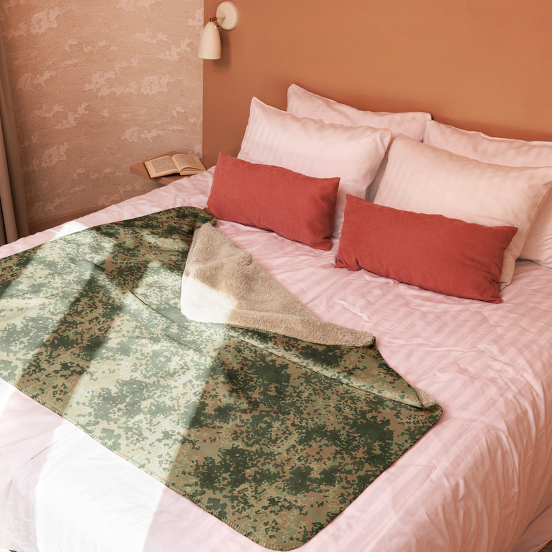 Fractal Mosaic Multi-Terrain CAMO Sherpa Blanket