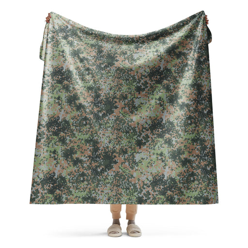 Fractal Mosaic Woodland CAMO Sherpa Blanket - 60″×80″