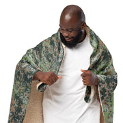 Fractal Mosaic Woodland CAMO Sherpa Blanket