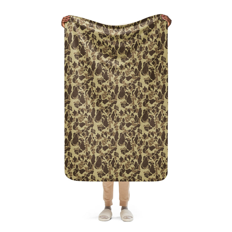 Frog Skin M1942 Beach CAMO Sherpa Blanket - 37″×57″