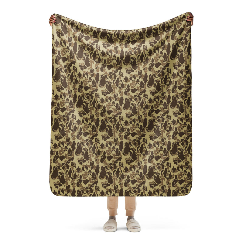 Frog Skin M1942 Beach CAMO Sherpa Blanket - 50″×60″