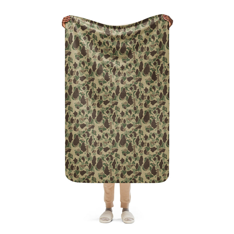 Frog Skin Multi-terrain CAMO Sherpa Blanket - 37″×57″