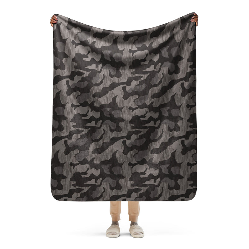 Splinter Black Forest CAMO Sherpa Blanket - 50″×60″