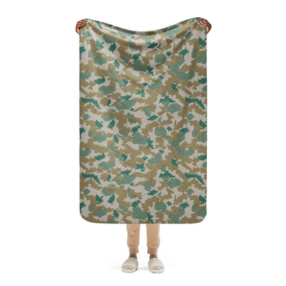German Flachentarn Blumentarn CAMO Sherpa blanket - 37″×57″ - Blankets
