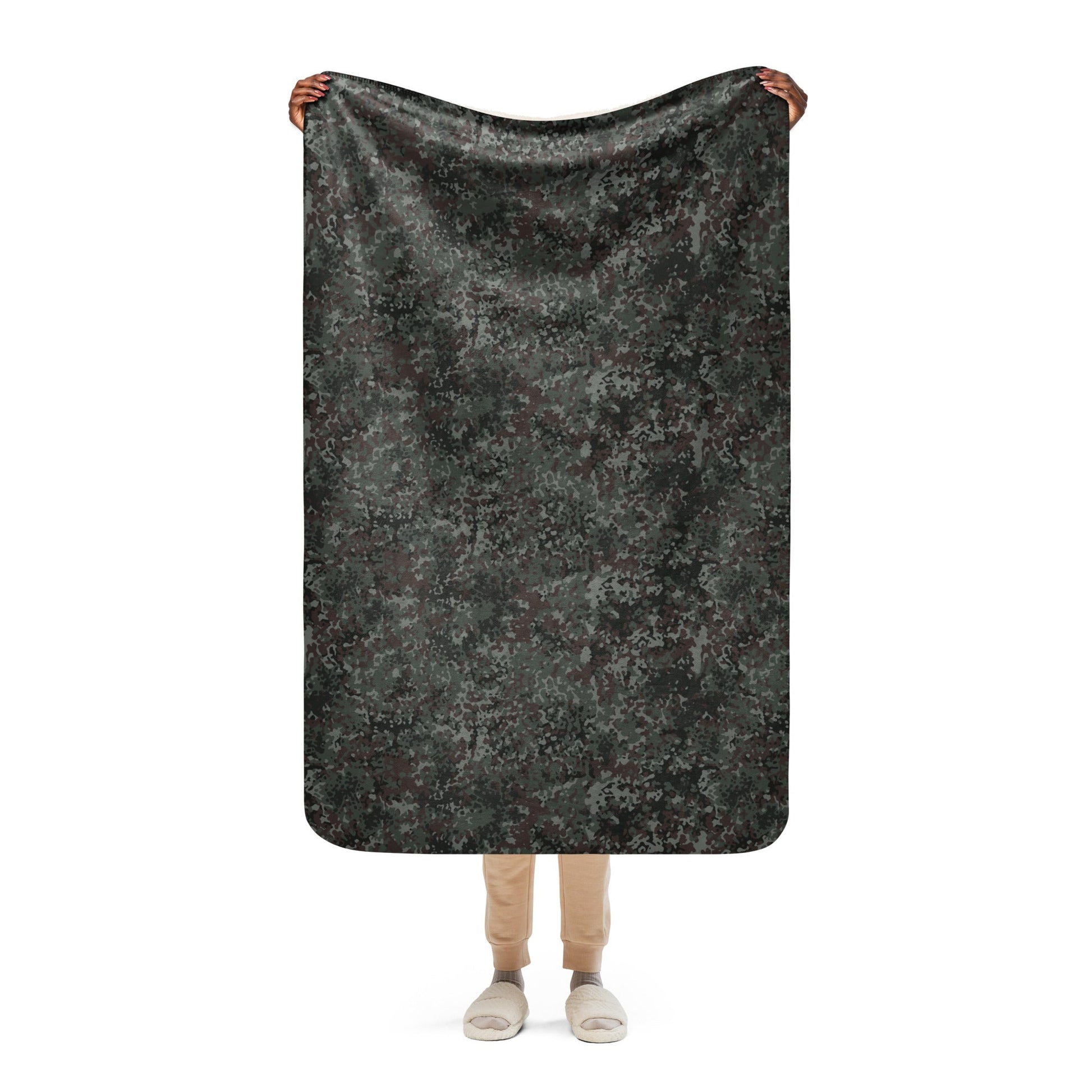German Flecktarn Night Ops CAMO Sherpa Blanket - 37″×57″