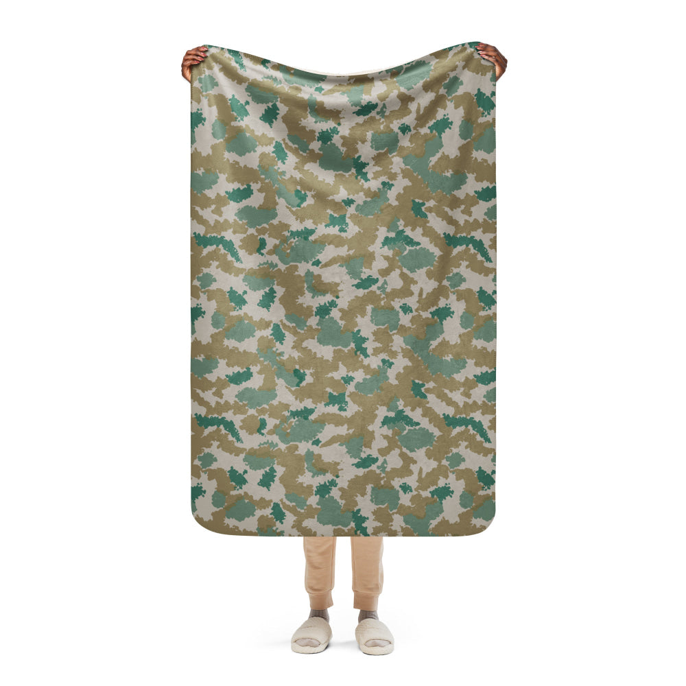 German M58 Flachentarn Blumentarn CAMO Sherpa blanket - 37″×57″ - Blanket