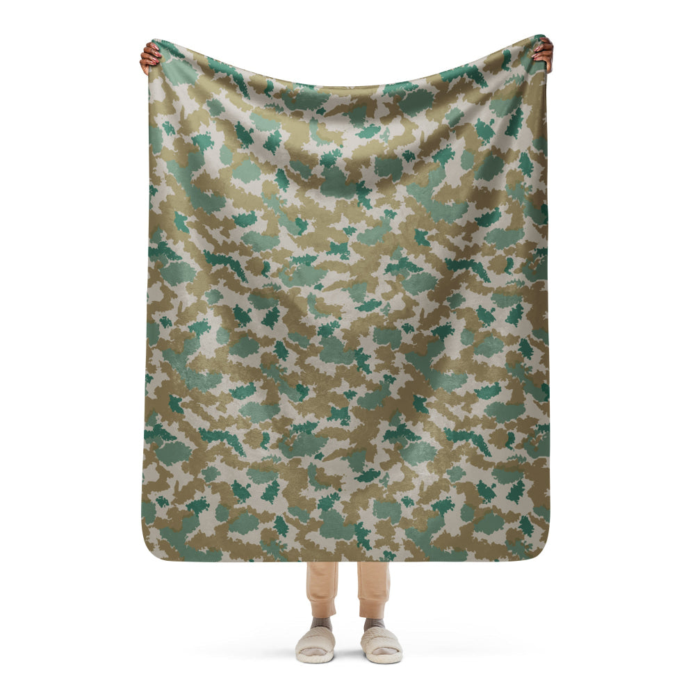 German M58 Flachentarn Blumentarn CAMO Sherpa blanket - 50″×60″ - Blanket