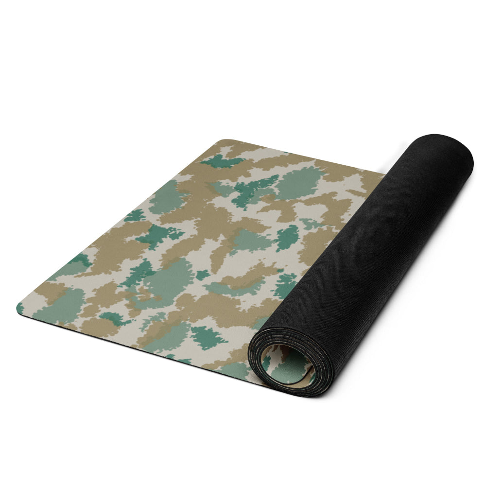 German M58 Flachentarn Blumentarn CAMO Yoga mat