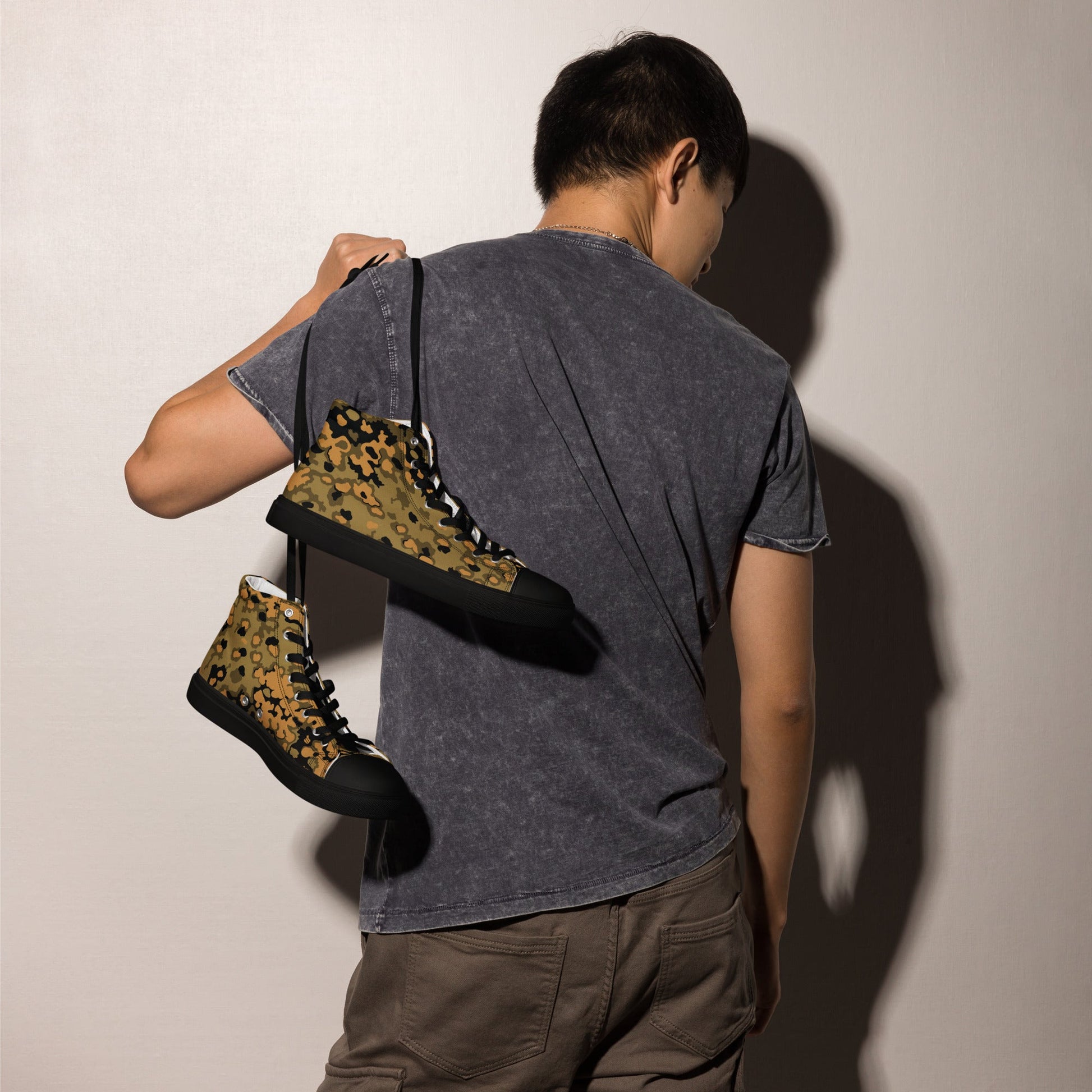 German Oak Leaf Eichenlaubmuster Autumn CAMO Mens High-Top Canvas Shoes