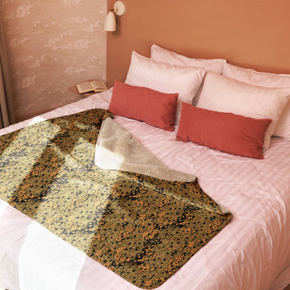 German Oak Leaf Eichenlaubmuster Autumn CAMO Sherpa Blanket