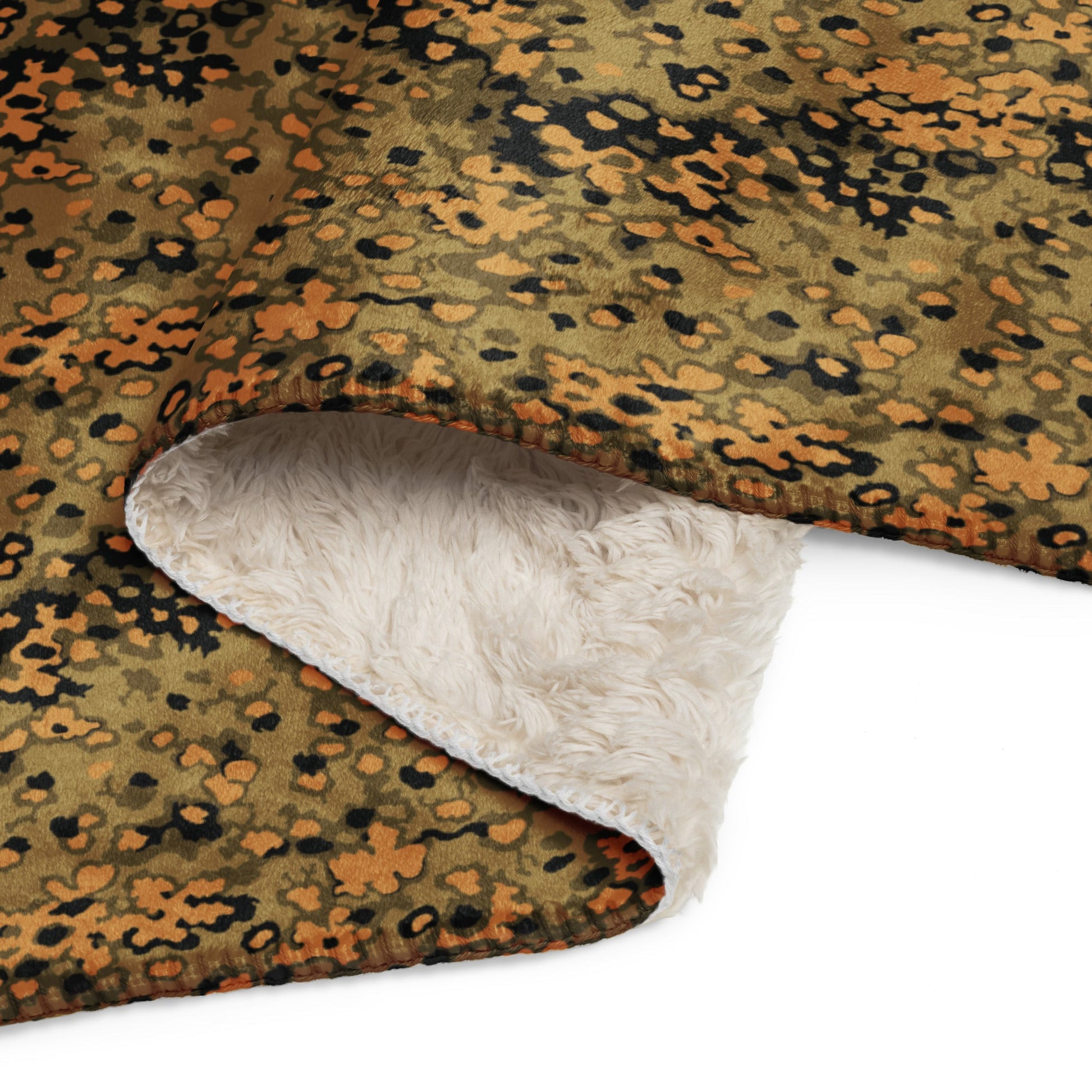 German Oak Leaf Eichenlaubmuster Autumn CAMO Sherpa Blanket