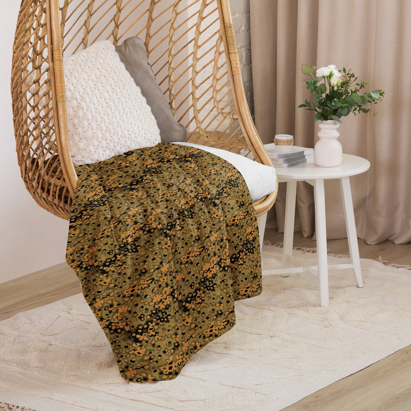 German Oak Leaf Eichenlaubmuster Autumn CAMO Sherpa Blanket