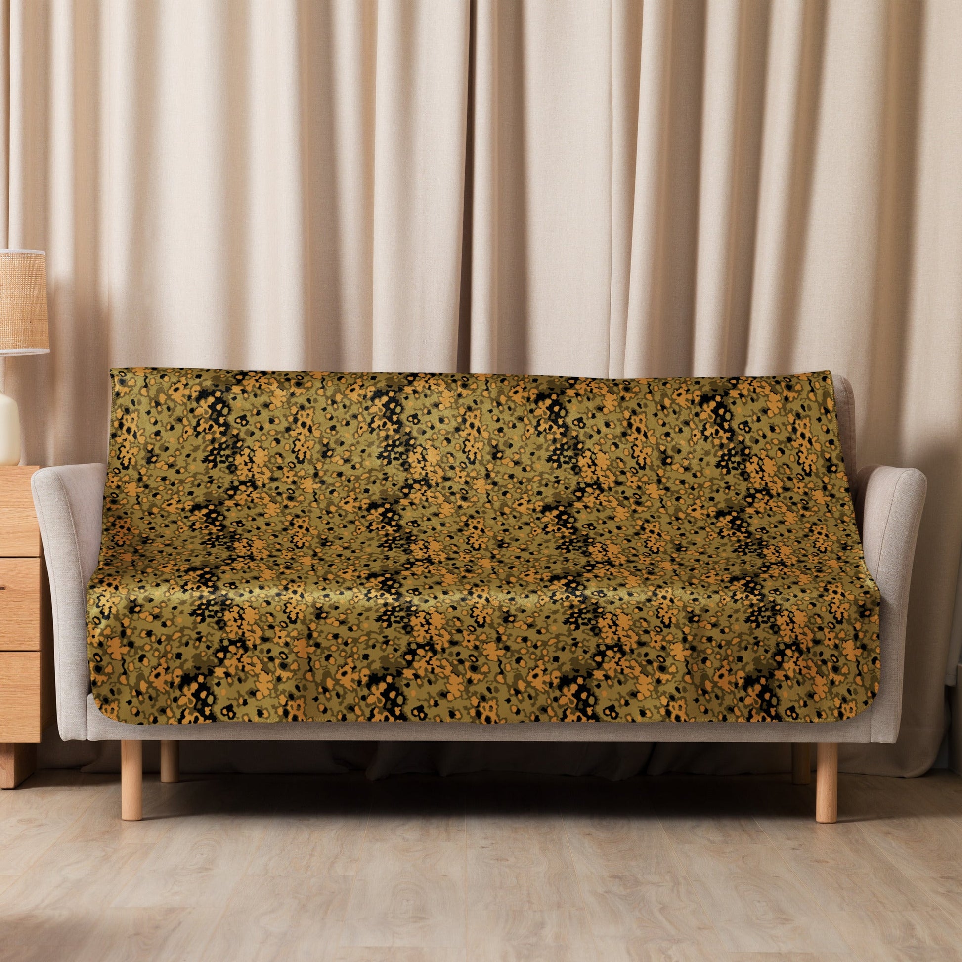 German Oak Leaf Eichenlaubmuster Autumn CAMO Sherpa Blanket