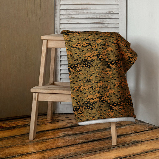 German Oak Leaf Eichenlaubmuster Autumn CAMO Towel