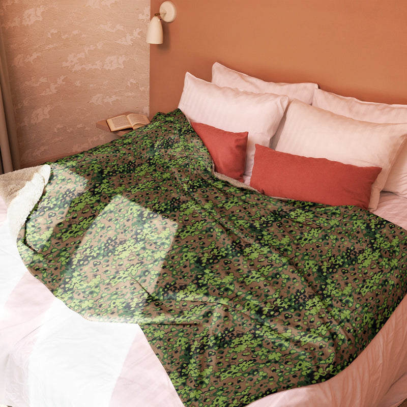 Oak Leaf Eichenlaubmuster Spring CAMO Sherpa Blanket