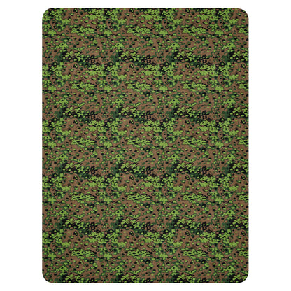 German Oak Leaf Eichenlaubmuster Spring CAMO Sherpa blanket - Blanket
