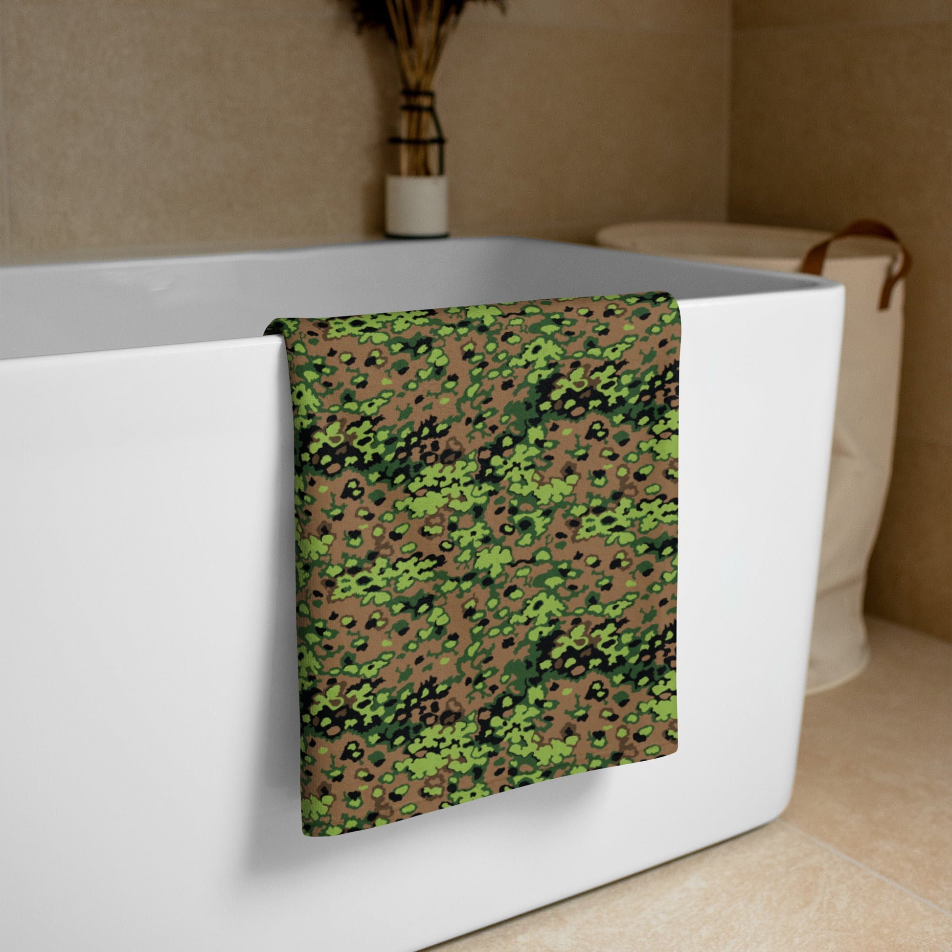 German Oak Leaf Eichenlaubmuster Spring CAMO Towel