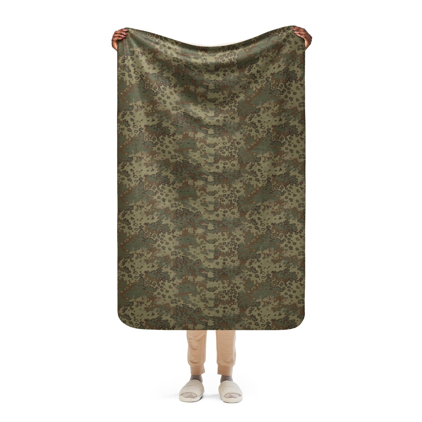 German Oak Leaf Multi-terrain CAMO Sherpa Blanket - 37″×57″
